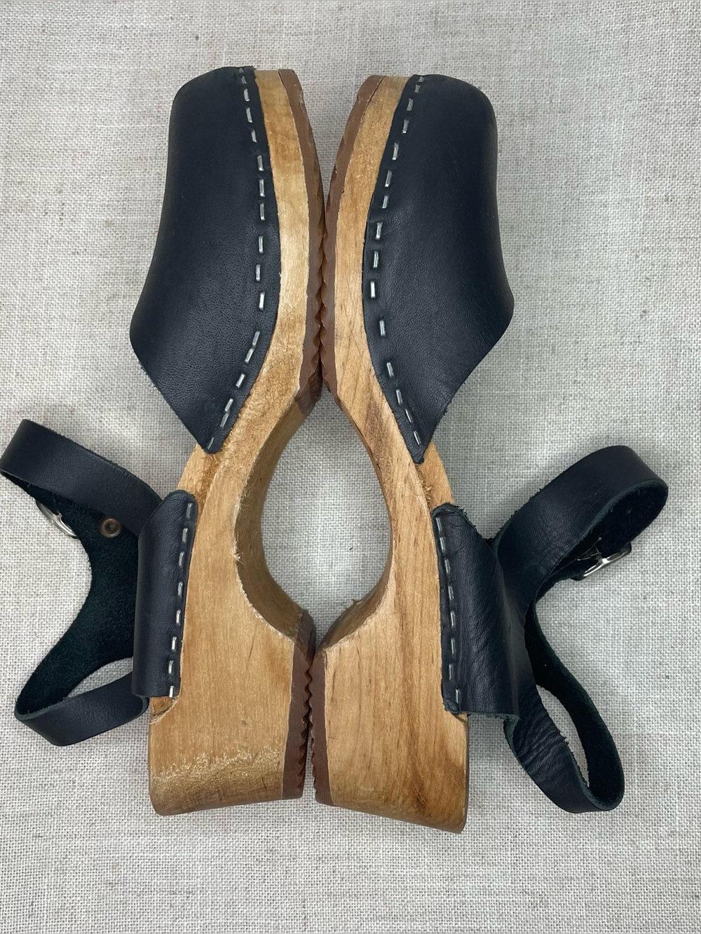 MIA - Sophia Black Leather Wooden Clogs - Picture 5 of 12